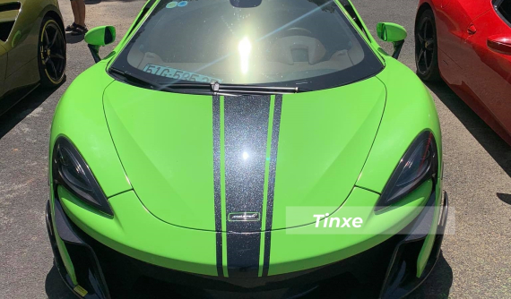 McLaren 570S đầu tiên về nước du Xuân với bộ áo mới không thể nổi bật hơn