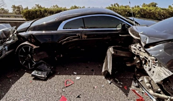 Video: Thiếu gia lái Rolls-Royce gây tai nạn liên hoàn, tiền sửa xe khiến nhiều người choáng váng