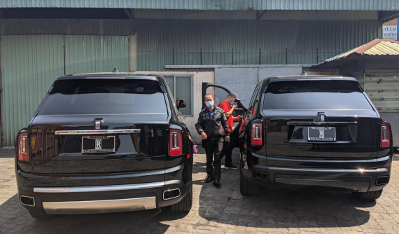 Cặp đôi SUV siêu đắt đỏ Rolls-Royce Cullinan đổ bộ về Việt Nam, ấn tượng là phiên bản Black Badge