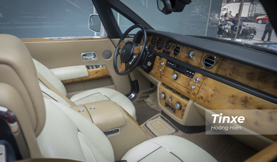Video: Thử nghiệm đóng mở mui của Rolls-Royce Phantom Drophead Coupe hàng hiếm tại Việt Nam