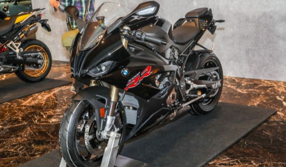 Siêu mô tô BMW S1000RR bán ra tại Malaysia, giá cao nhất 786 triệu đồng