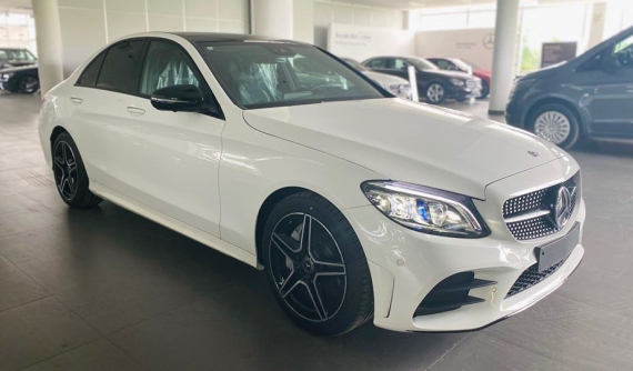 Mercedes-Benz C 180 rục rịch có thêm phiên bản AMG tại Việt Nam