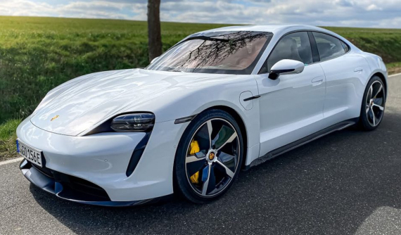 Porsche Taycan Turbo S chỉ cần 15 giây để gia tốc "như gió" từ 0-250 km/h