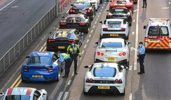 Cảnh sát lật tẩy chiêu trò chống "phạt nguội" trên 2 chiếc siêu xe Lamborghini và Nissan GT-R