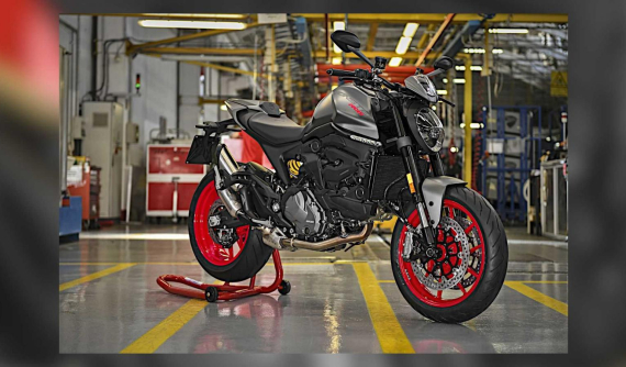 Những chiếc Ducati Monster 2021 thế hệ mới đầu tiên đã lăn bánh ra khỏi nhà máy của Ducati