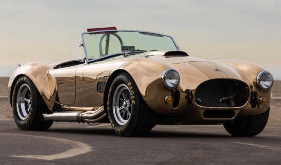 Ngắm chiếc Shelby Cobra 1965 "bản sao" có thân vỏ làm thủ công hoàn toàn bằng đồng