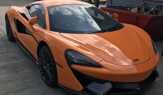 Chuyện hài: Tên trộm siêu xe McLaren 570S bị bắt giữ vì tự tin đưa xe tới garage thay khóa mới