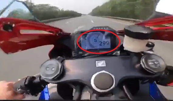 CSGT Công an TP Hà Nội truy tìm tài xế mô tô chạy tốc độ 300km/h trên Đại lộ Thăng Long