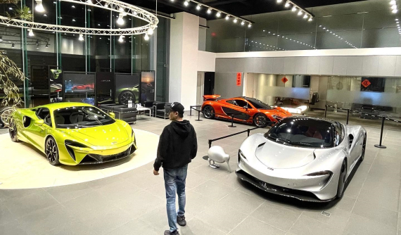 Bộ 3 xe hybrid xuất hiện bên trong đại lý McLaren Đài Loan, điểm nhấn là cặp đôi Ultimate Series đắt đỏ