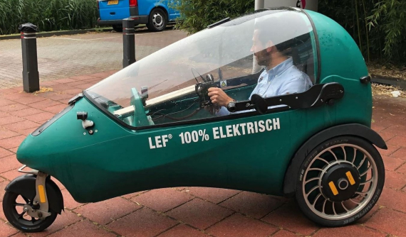 LEF - Chiếc xe điện 3 bánh cho người thấy ô tô thì thừa còn xe máy thì thiếu