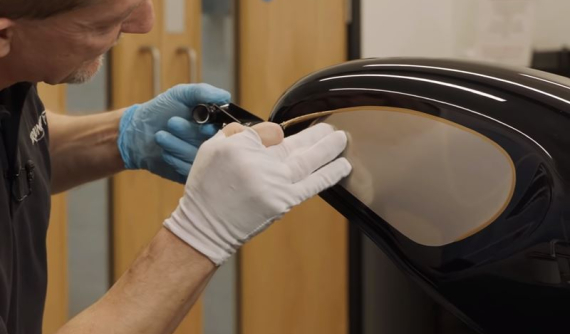 Cùng soi xem những họa tiết trên xe mô tô Triumph đã được vẽ thủ công "đẳng cấp" đến thế nào