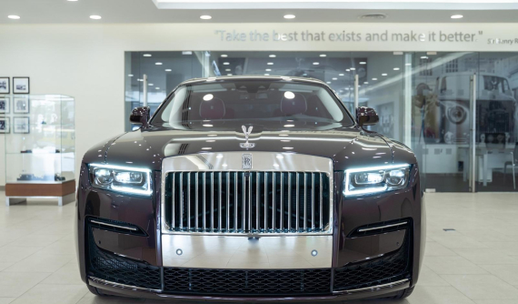 Rolls-Royce Ghost thế hệ mới chính hãng đầu tiên về Campuchia khiến nhà giàu Việt phát thèm