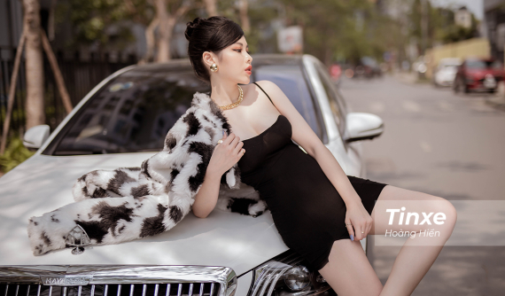 Cô nàng sang chảnh bên "biệt thự di động" Mercedes-Maybach S560