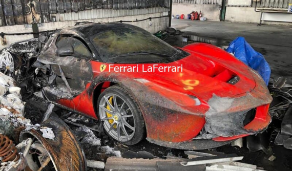 Lộ ảnh dàn siêu xe hơn 800 tỷ đồng bị cháy rụi ở Anh, Ferrari LaFerrari hay McLaren Senna chỉ còn đống sắt vụn