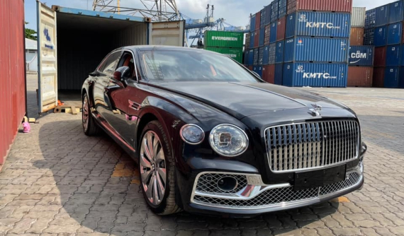 Sau khi tậu Ferrari SF90 Stradale, người bán lan đột biến Củ Chi mua Bentley Flying Spur First Edition