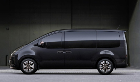 Hyundai Staria Lounge 2021 - MPV cạnh tranh với Kia Sedona - được công bố giá bán