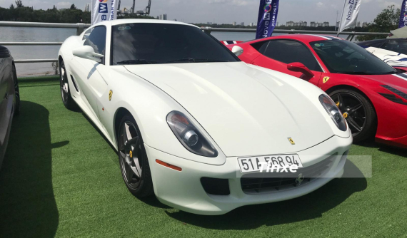 Diện mạo siêu xe Ferrari 599 GTB màu trắng độc nhất Việt Nam cùng khẩu pháo FI