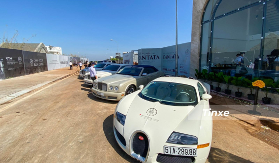 Doanh nhân Đặng Lê Nguyên Vũ tiếp tục khoe dàn xe chiến hơn 160 tỷ đồng, nhiều mẫu xe độc lần đầu xuất hiện