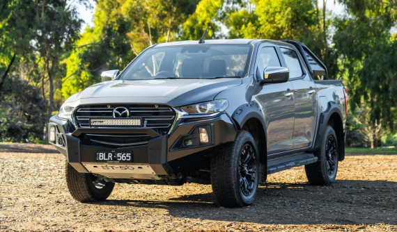Mazda BT-50 Thunder 2021 trình làng, cạnh tranh Ford Ranger Wildtrak X