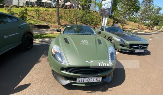 Aston Martin Vanquish "nhà binh" của Đặng Lê Nguyên Vũ có gì khác biệt?
