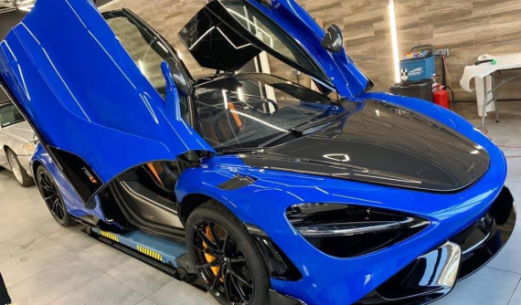 Người chơi lan đột biến tậu siêu xe giới hạn McLaren 765LT để đi cùng cặp Ferrari SF90 Stradale
