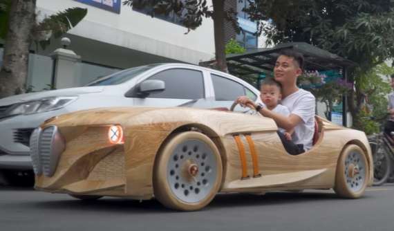 Sau Bugatti Centodieci, ông bố trẻ tại Bắc Ninh lại tiếp tục chế tạo ô tô BMW bằng gỗ cho con trai
