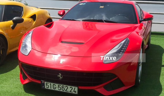 Vẻ đẹp siêu xe F12 Berlinetta của người nắm giữ bộ sưu tập xe Ferrari lớn nhất Việt Nam
