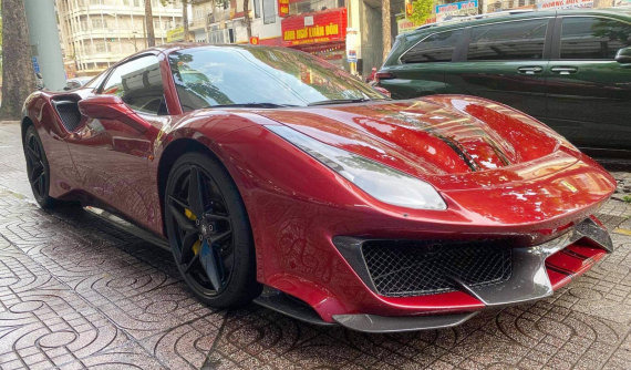Ferrari 488 Pista Spider thứ 2 âm thầm về nước, màu sơn cùng nội thất là hàng độc nhất Việt Nam