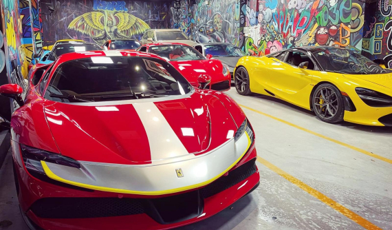 Xôn xao với hình ảnh Ferrari SF90 Stradale xuất hiện trong garage toàn siêu xe với diện mạo mới lạ