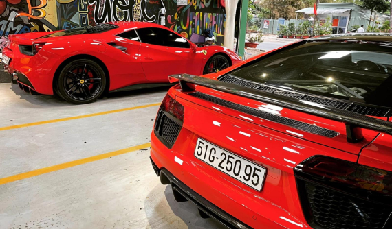 Cặp đôi siêu xe đỏ rực của 3 ca sĩ nổi tiếng nhất Việt Nam bất ngờ đọ dáng, cùng tìm chủ nhân mới