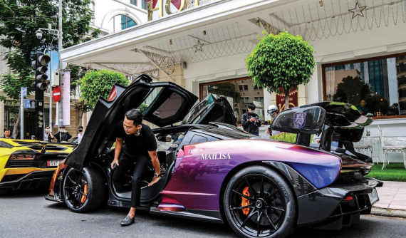Hoàng Kim Khánh hé lộ sớm có " thêm vợ", phải chăng là hypercar để tạo nên lịch sử mới cho mình