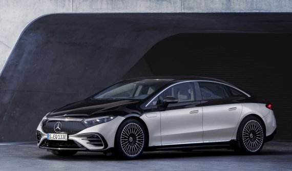 Sedan hạng sang cỡ lớn Mercedes-Benz EQS 2022 dùng gương chiếu hậu truyền thống vì lý do này