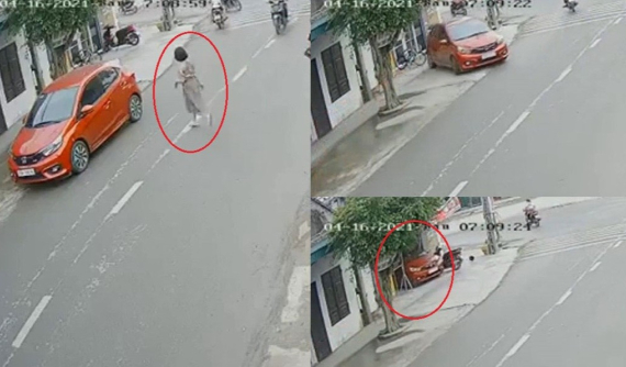 Video quay cảnh nữ tài xế lùi chiếc ô tô Honda Brio vào nhà dân tại Ninh Bình khiến cư dân mạng ngán ngẩm