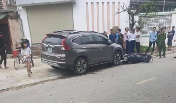 Video: Nữ tài xế lái ô tô Honda CR-V lao sang làn đường ngược chiều, tông tử vong 2 mẹ con đi xe máy tại Phú Thọ
