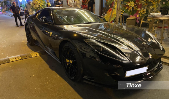 Video: Siêu xe Ferrari 812 Superfast "khoe nội công" sau khi lắp ống xả độ FI khiến không ít người giật mình
