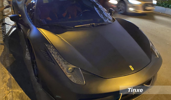 Siêu xe Ferrari 458 Italia "Batman" của người yêu xe tại Sài thành