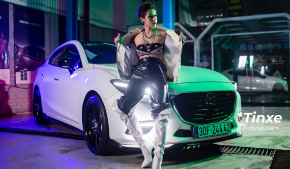 Nữ DJ Mango khoe vẻ đẹp cá tính bên Mazda3 độ "nhẹ"