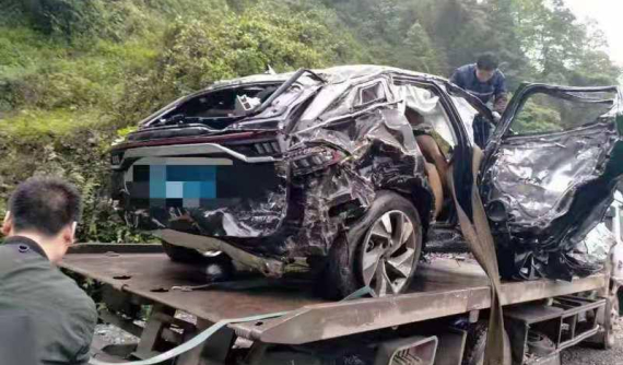 Vụ tai nạn này khiến cư dân mạng hết lời khen ngợi độ an toàn của chiếc ô tô Trung Quốc Beijing X7