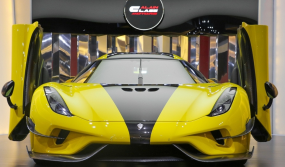 Ngắm siêu xe triệu đô Koenigsegg Regera ở đại lý bán McLaren Senna cho Hoàng Kim Khánh