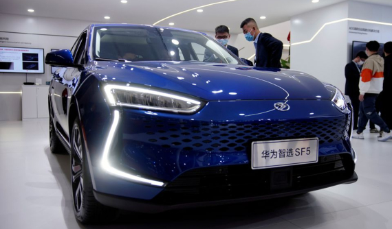 Hãng điện thoại Huawei mua một công ty ô tô để sản xuất xe điện