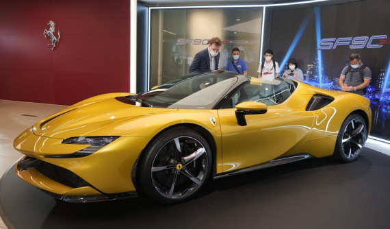 Ferrari SF90 Spider ra mắt ở Hồng Kông khiến giới nhà giàu Việt "thèm thuồng"