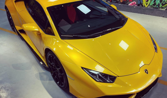 Siêu xe Lamborghini Huracan tiếp tục thay áo khi tìm thấy người mua mới