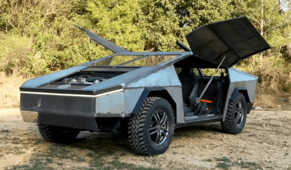 Theo dõi YouTuber khéo léo biến hóa một chiếc Audi S6 V10 thành "CyberTank"