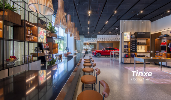 Không gian trưng bày xe dạng studio - hướng đi mới của các hãng xe sang tại Việt Nam