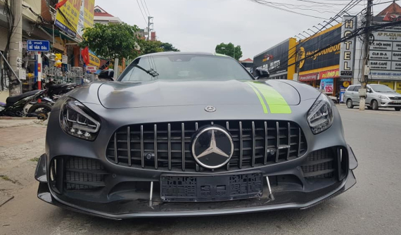 Mercedes-AMG GT R Pro độc nhất Việt Nam được chủ nhân cho ra biển trắng của Hoà Bình