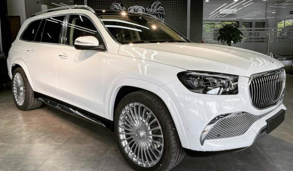 SUV siêu sang Mercedes-Maybach GLS 600 màu trắng hàng hiếm tại Việt Nam