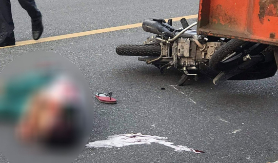 Video: Tông vào đuôi xe container đang dừng đỗ, nam công nhân bị thương nặng tại Bình Dương