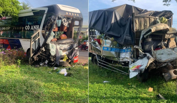 Video hé lộ khoảnh khắc xe khách vượt ẩu, đối đầu ô tô tải khiến vợ của 1 tài xế tử vong tại Đắk Lắk
