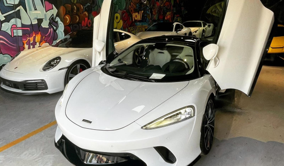 Hình ảnh đầu tiên của siêu xe McLaren GT với khoang chứa đồ siêu rộng về Việt Nam, đủ sức cho các đại gia Việt chơi golf