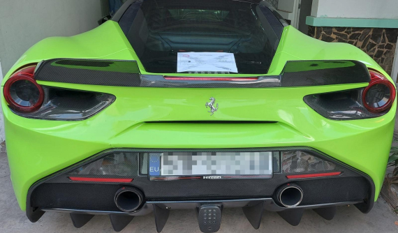 Tài xế điều khiển siêu xe Ferrari 488 GTB hơn 10 tỷ đồng bị Công an quận 8 khởi tố